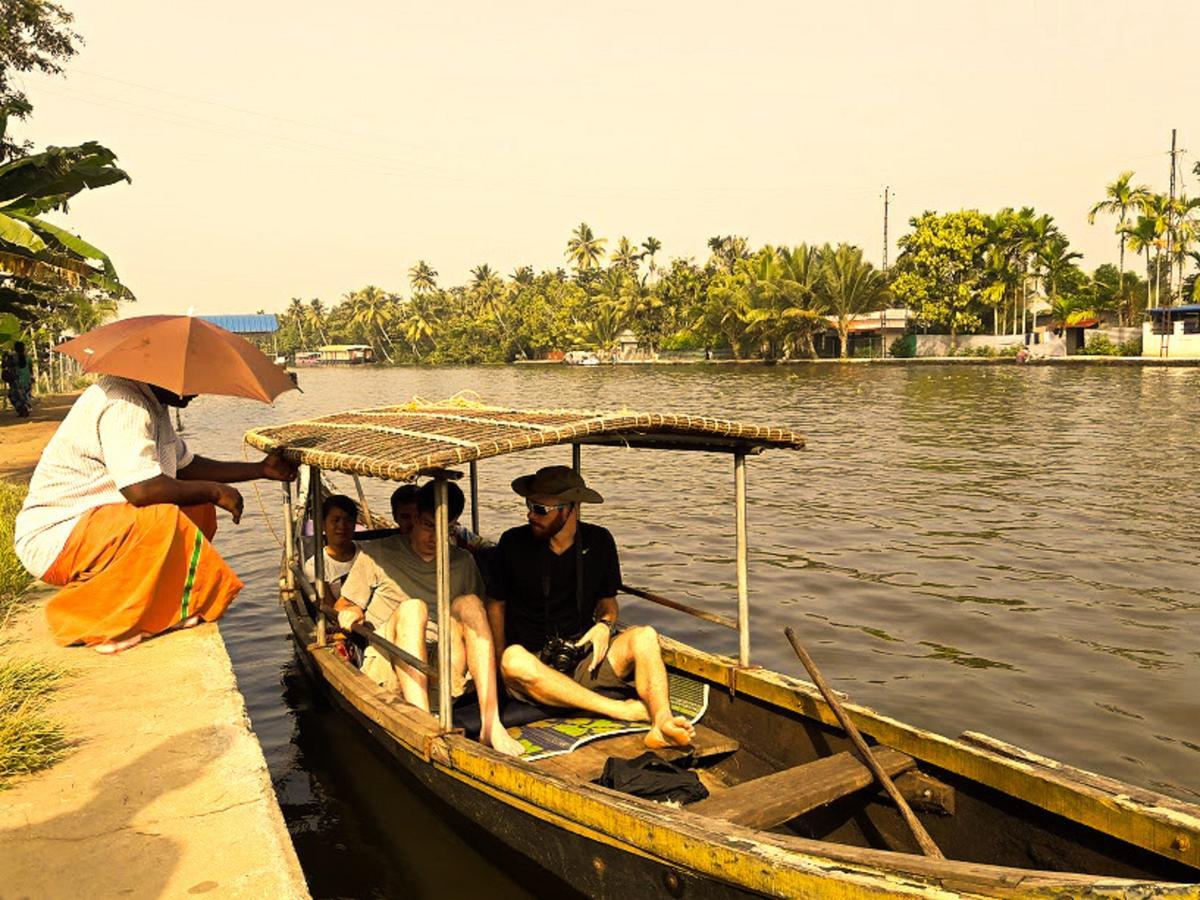 Aham Yoga Nest Bed & Breakfast Alappuzha Ngoại thất bức ảnh